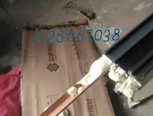 JX-H-P30S 鋁型材穿條機 批發促銷價格(圖6) 斷橋鋁空腔穿條發泡案例