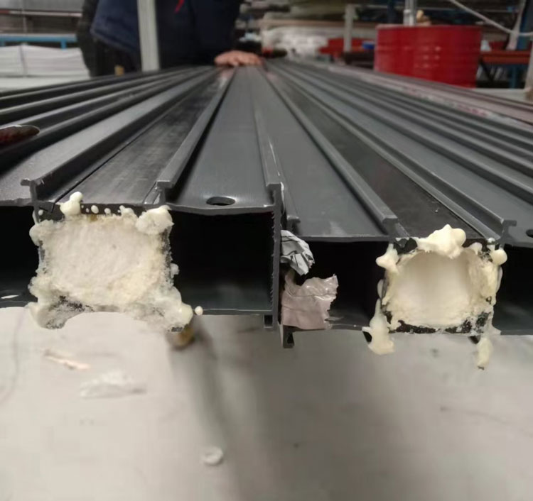 斷橋鋁型材空腔里的發泡(圖7) 斷橋鋁型材空腔里的發泡