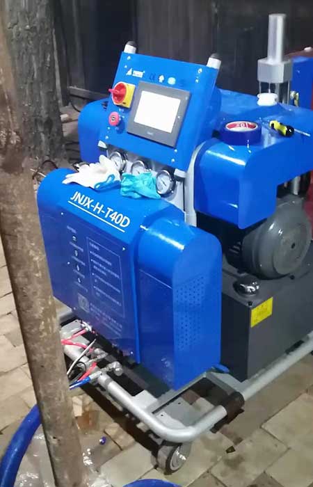 聚氨酯黑白料保溫發泡機