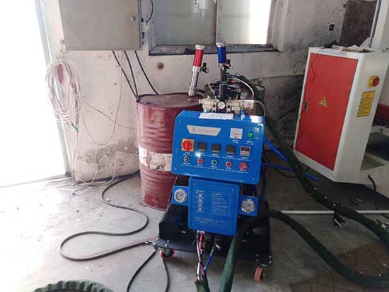 鋁型材門窗保溫聚氨酯澆注機(圖2) Q2600D鋁型材門窗保溫聚氨酯澆注機